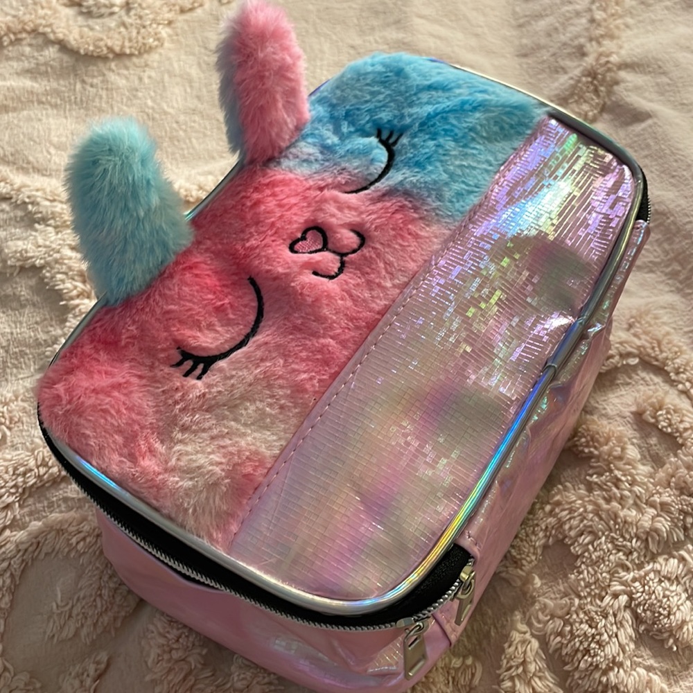 Cute & Fuzzy Storage Case - Picture 2 of 8